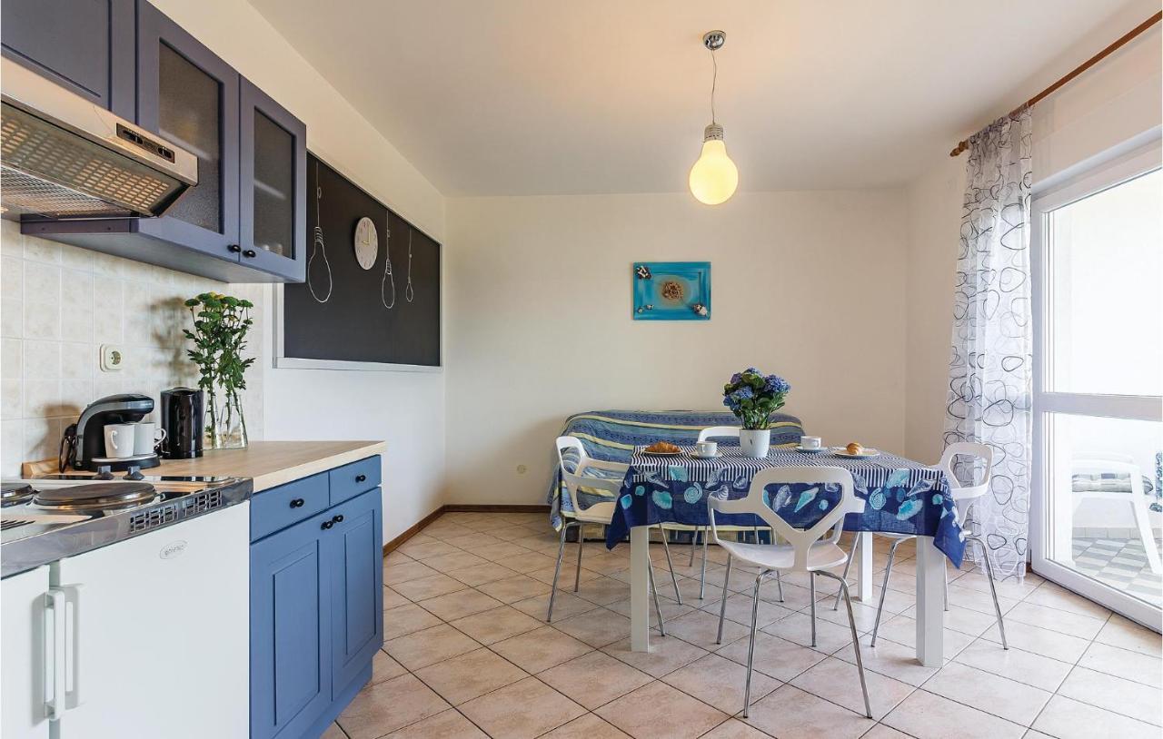 1 Bedroom Stunning Apartment In Pula Exterior foto